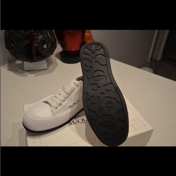 Brand New Alexander McQueen size 12 - Picture 5 of 7